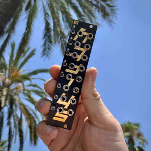 Big T Music Shifty Eurorack Voltage Shifter Module (Black and Gold) [Ex-Demo]