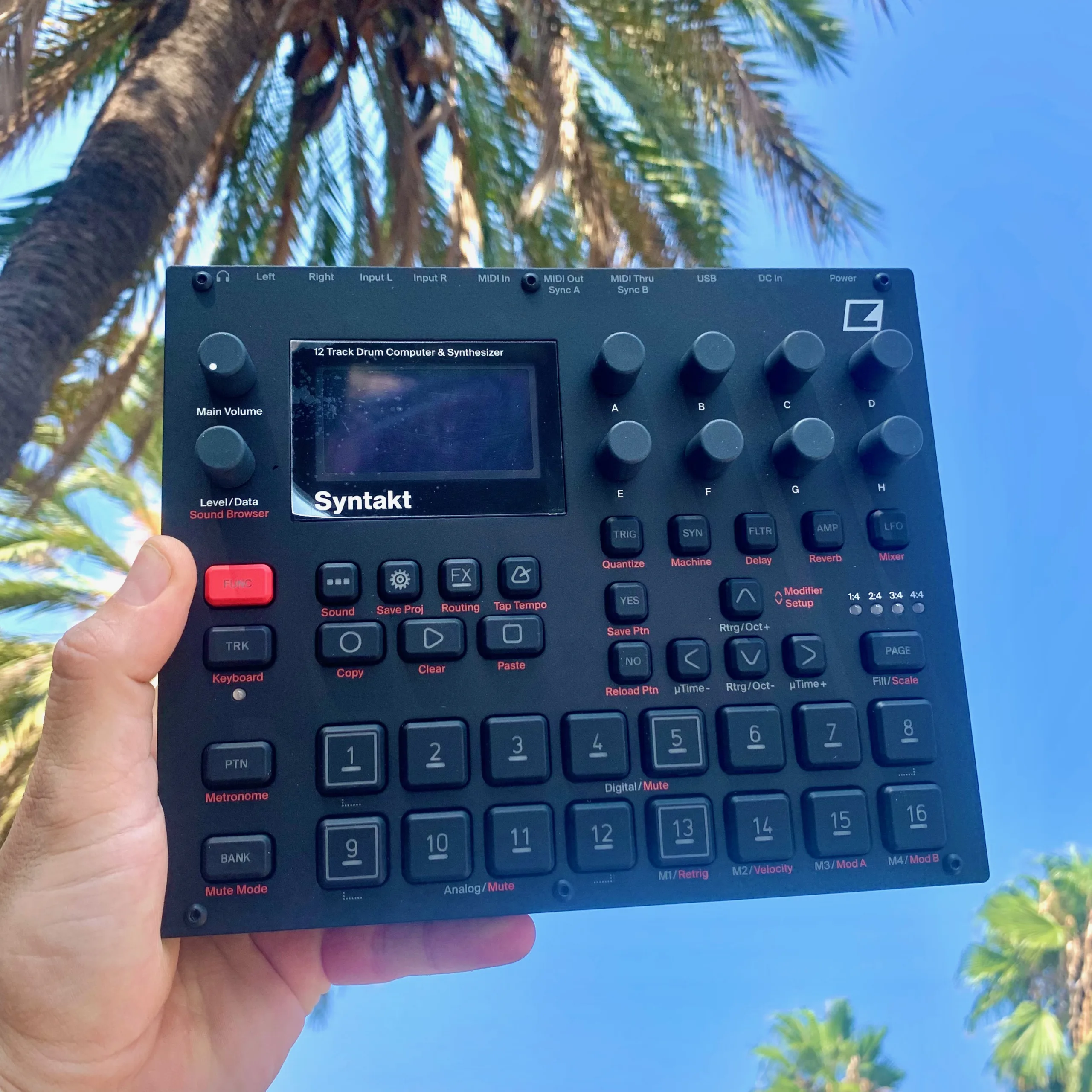 Elektron Syntakt Drum Computer and Synthesizer [Ex-Demo]